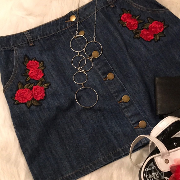 🎊HP🎊 Forever 21 Floral Denim Skirt - Picture 5 of 8